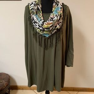 Catherine’s top with fringe scarf, 4X